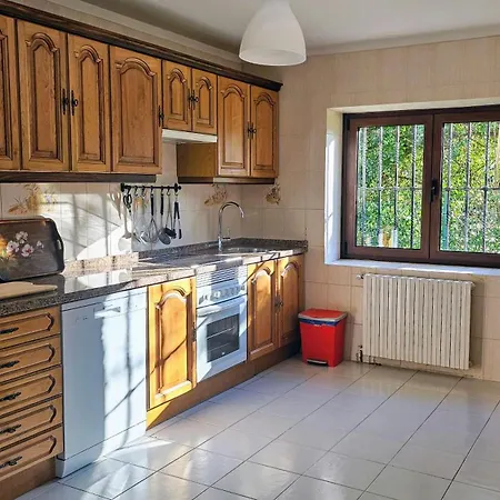 Casa De Aldea La Piniella * Villahormes