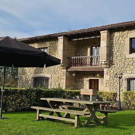 Gospodarstwo wiejskie Casa De Aldea La Piniella *