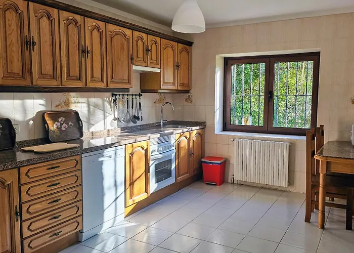 Casa De Aldea La Piniella * Villahormes