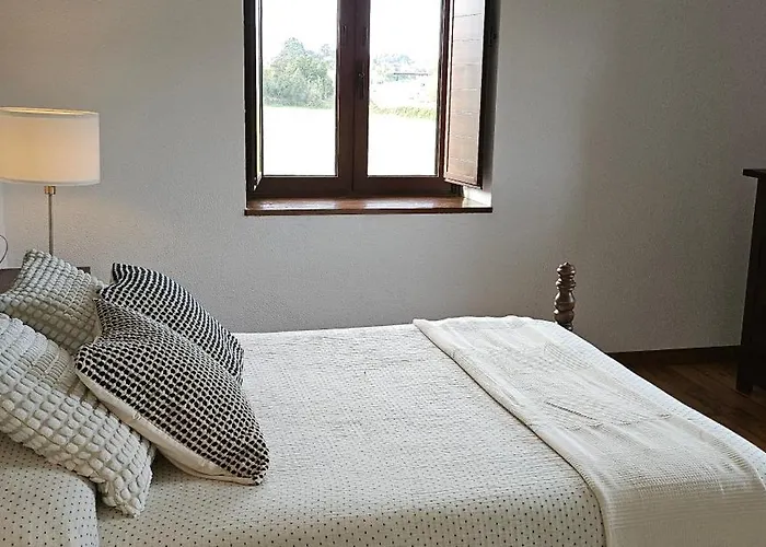 Casa De Aldea La Piniella * Villahormes